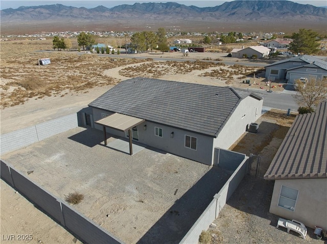 bird's eye view featuring a mountain view