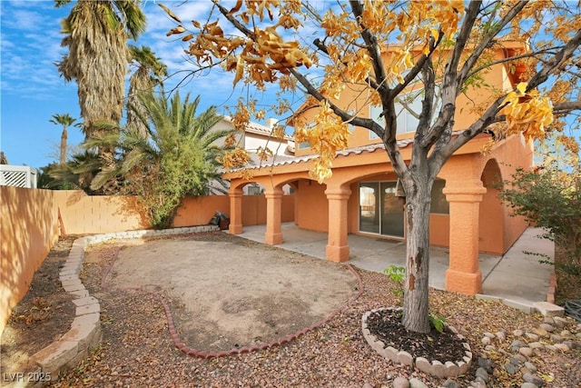 view of yard with a patio area