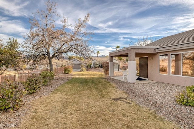 view of yard featuring a patio