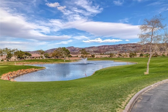 water view with a mountain view