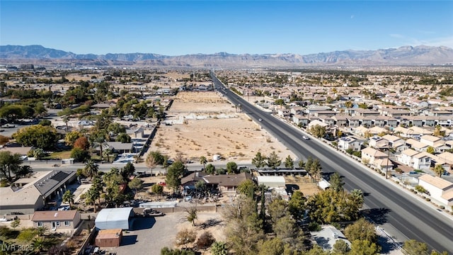 bird's eye view with a mountain view