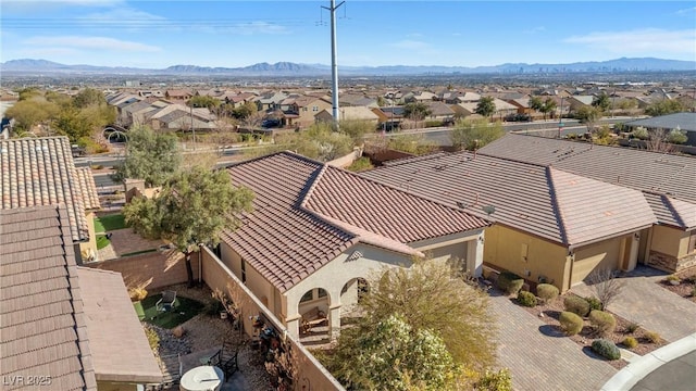 bird's eye view with a mountain view