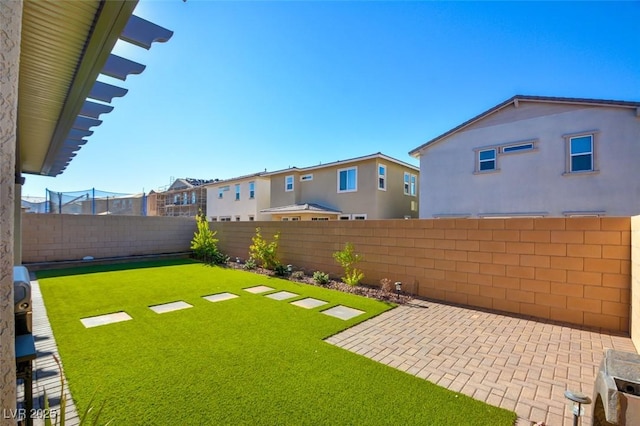 view of yard featuring a patio area