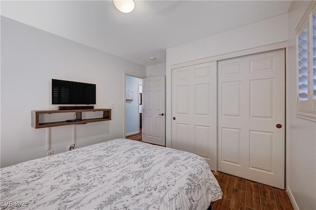 bedroom with a closet