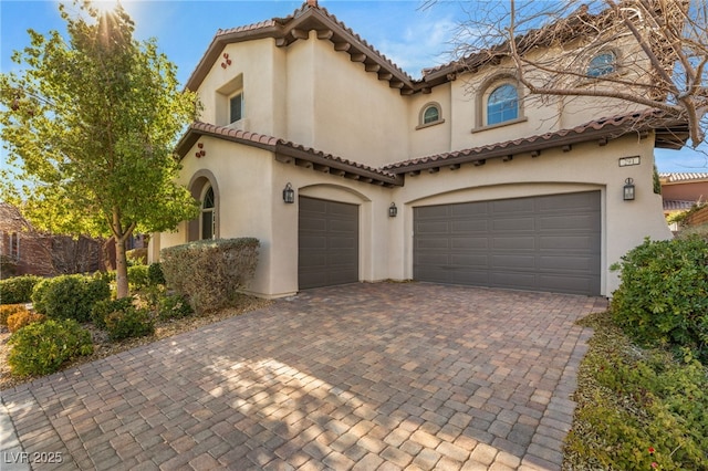 view of front facade with a garage