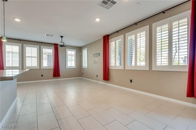 empty room with ceiling fan