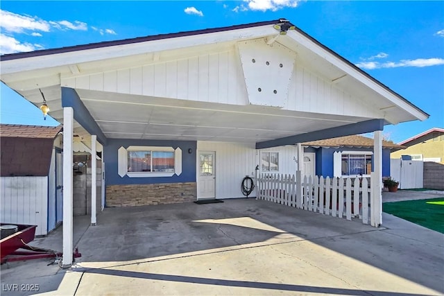 view of front of house with a carport