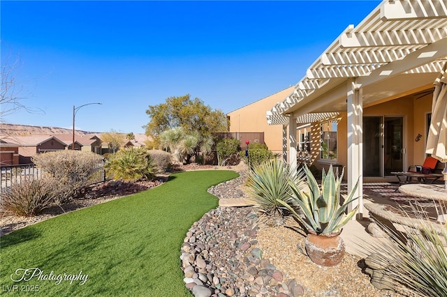 view of yard featuring a pergola