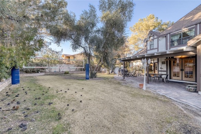 view of yard featuring a patio