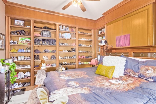 bedroom with ceiling fan