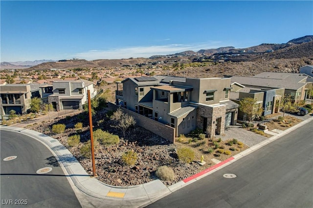 view of front of property featuring a mountain view