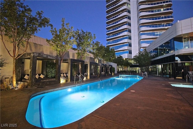 view of swimming pool