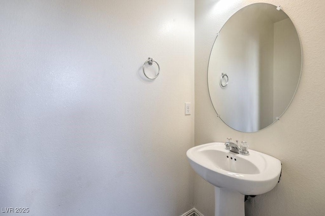 bathroom featuring sink