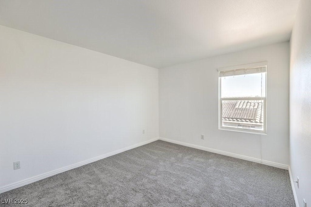 spare room with carpet flooring