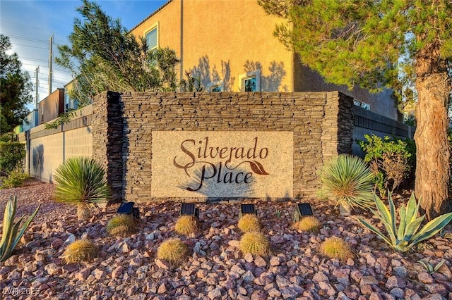 view of community / neighborhood sign