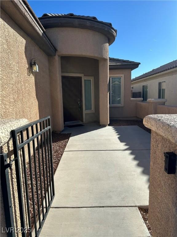 exterior space featuring a patio area