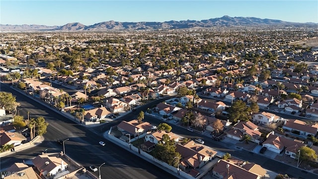 bird's eye view featuring a mountain view