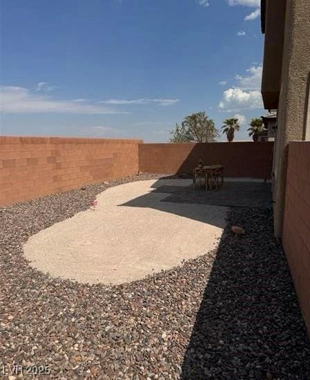 view of yard with a patio