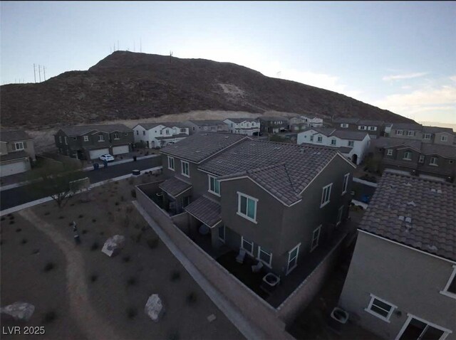 bird's eye view featuring a mountain view