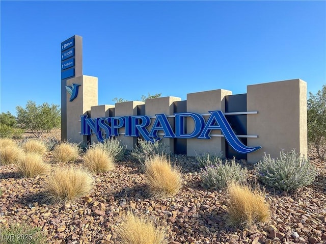 view of community / neighborhood sign