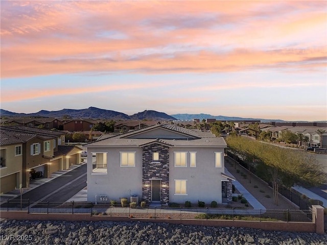 view of front of property featuring a mountain view