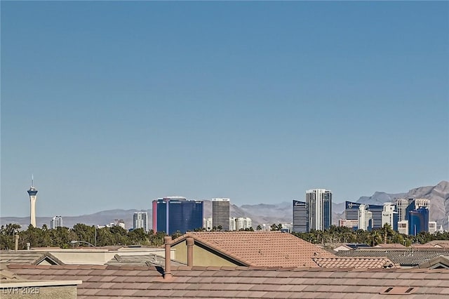 view of home's community with a mountain view