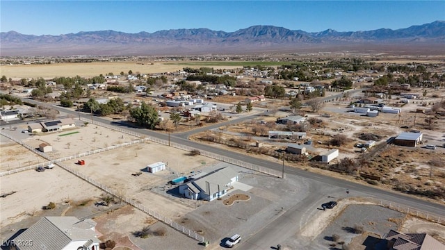 bird's eye view featuring a mountain view