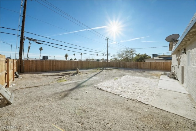 view of yard featuring a patio