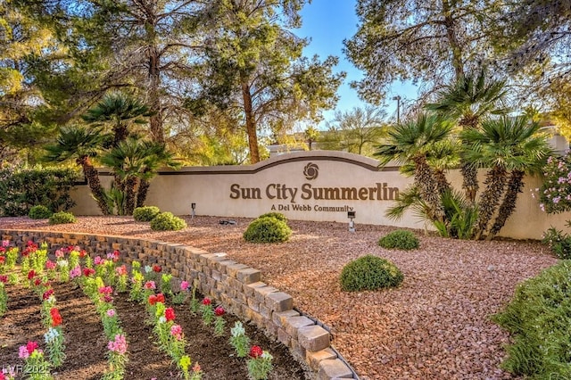 view of community / neighborhood sign