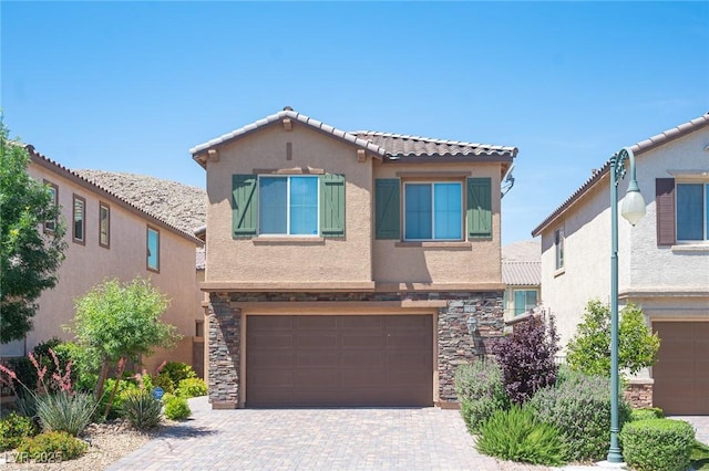 view of front of house featuring a garage