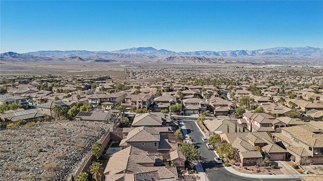 bird's eye view with a mountain view