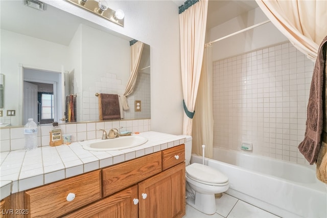 full bathroom featuring shower / bathtub combination with curtain, toilet, tile patterned floors, backsplash, and vanity