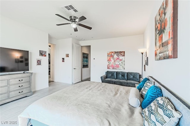 bedroom with ceiling fan