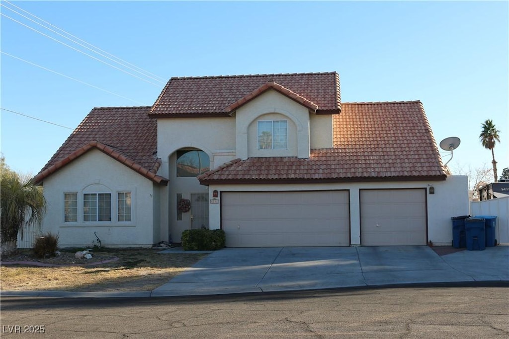 view of front facade featuring a garage