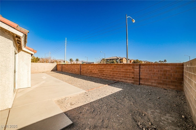 view of yard featuring a patio