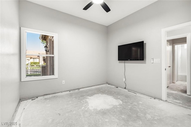 empty room with ceiling fan