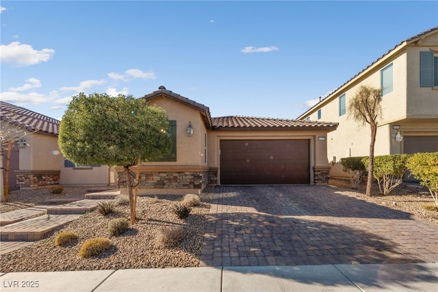 view of front of property featuring a garage