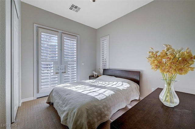 bedroom featuring carpet floors