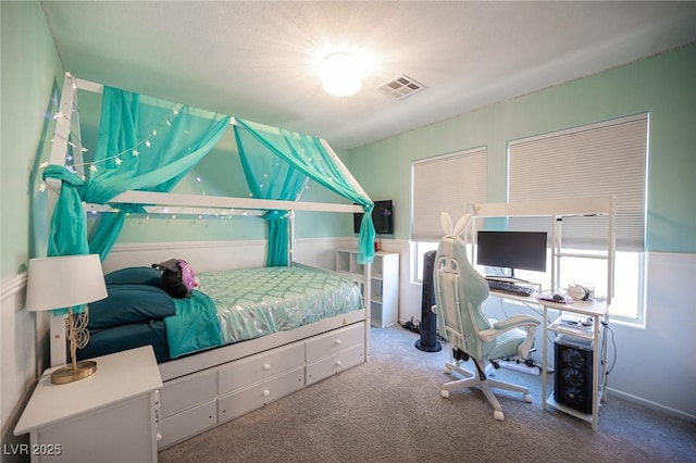 bedroom with carpet flooring