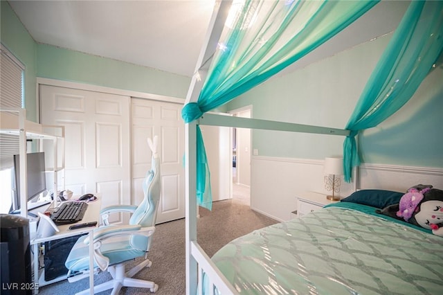 bedroom featuring a closet