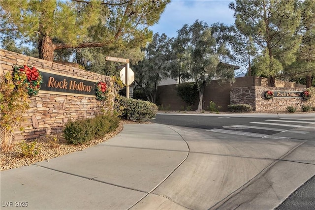 view of community / neighborhood sign