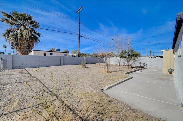 view of yard with a patio