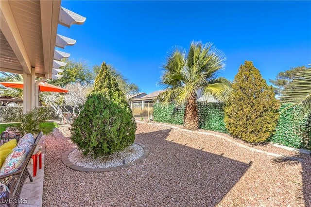 view of yard featuring a patio