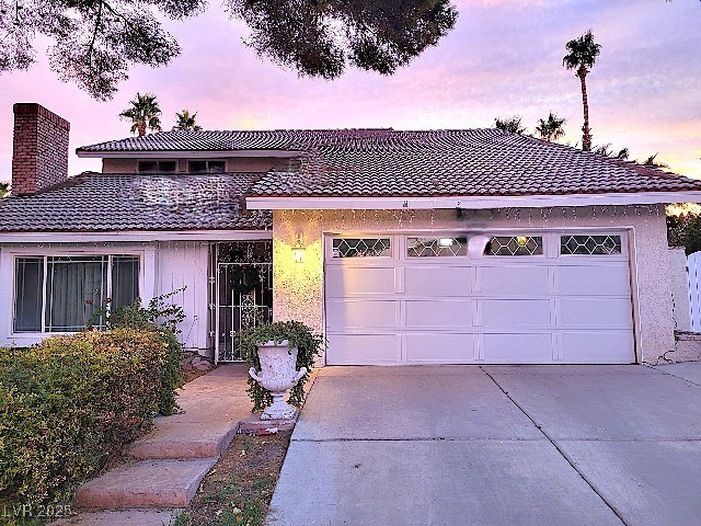 view of front of house featuring a garage