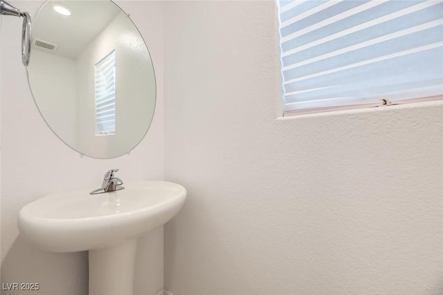 bathroom featuring sink