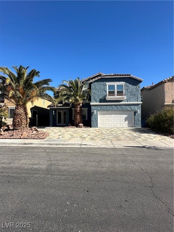 view of front facade with a garage