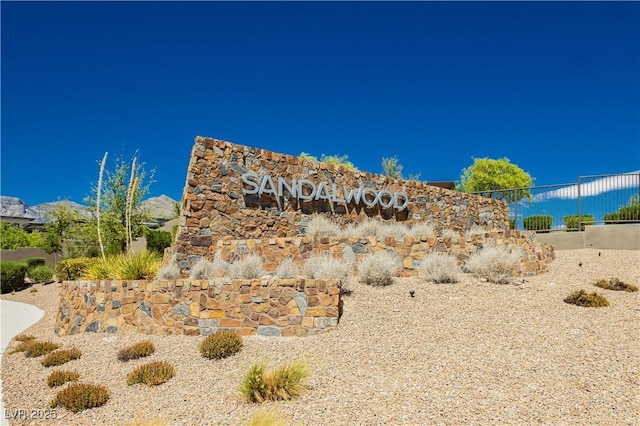 view of community / neighborhood sign