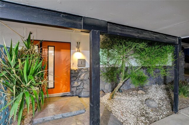 1558 Aztec Way, Las Vegas, NV 89169 - entrance to property