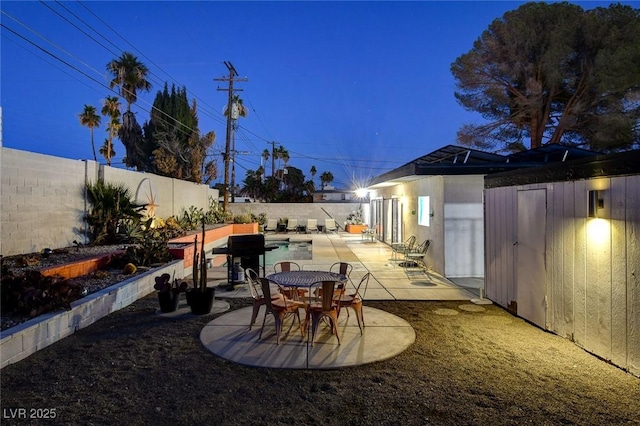 view of yard with a patio area