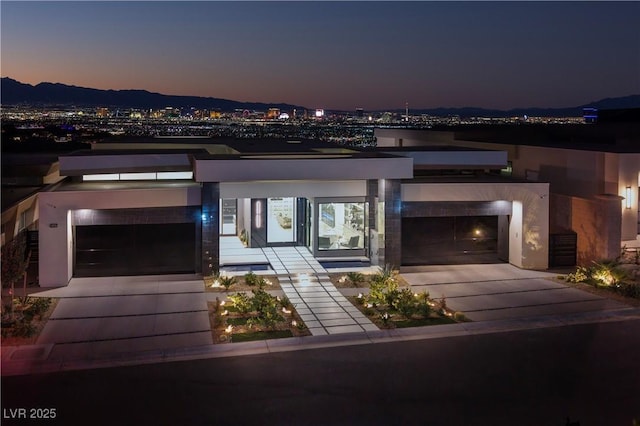 view of front of house featuring a mountain view